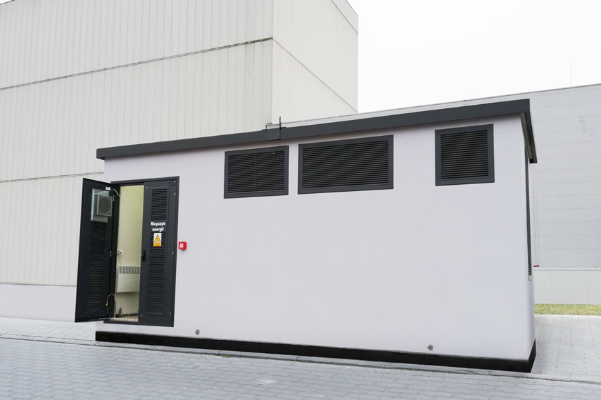 Implementation of ZPUE energy storage substation at InterEuropol Swiss Bakery 