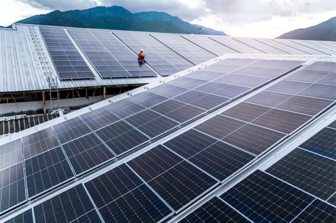 Magazyny energii i fotowoltaika. Idealne połączenie?